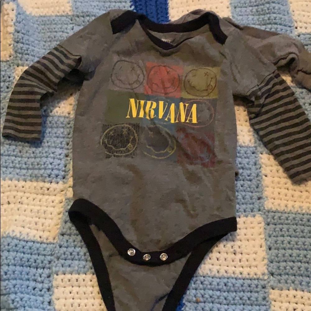 Bodysuits - Picture 2 of 3